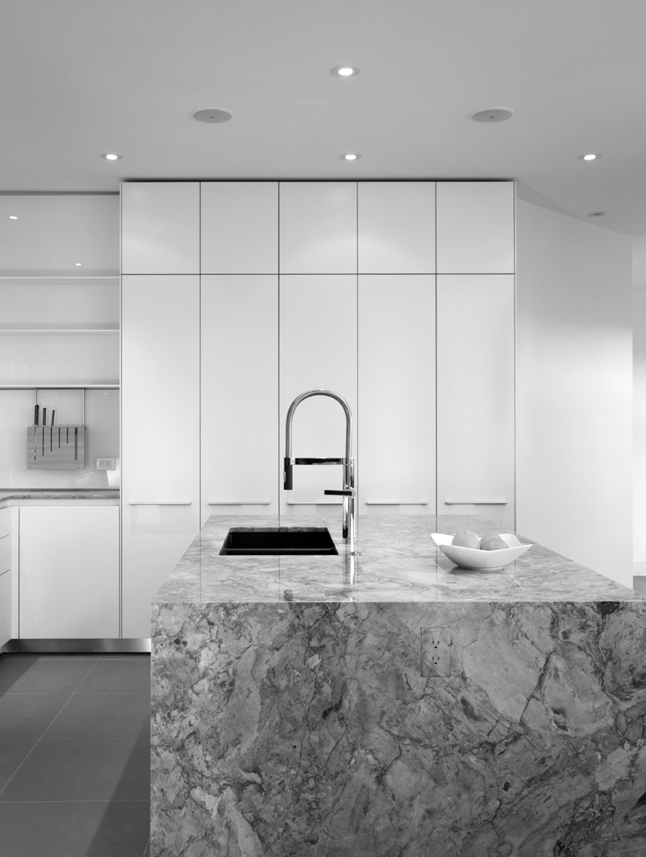 Private residence kitchen in Calgary, interior design by Joanna Smolinski